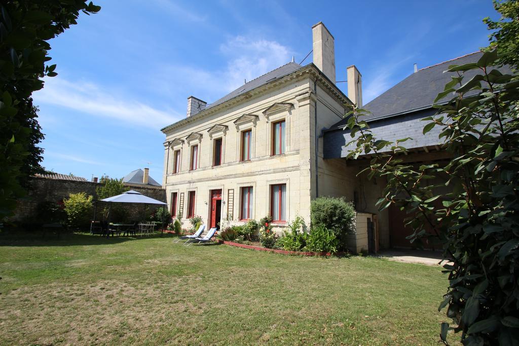 Domaine Des Roses Vaudelnay Exterior foto
