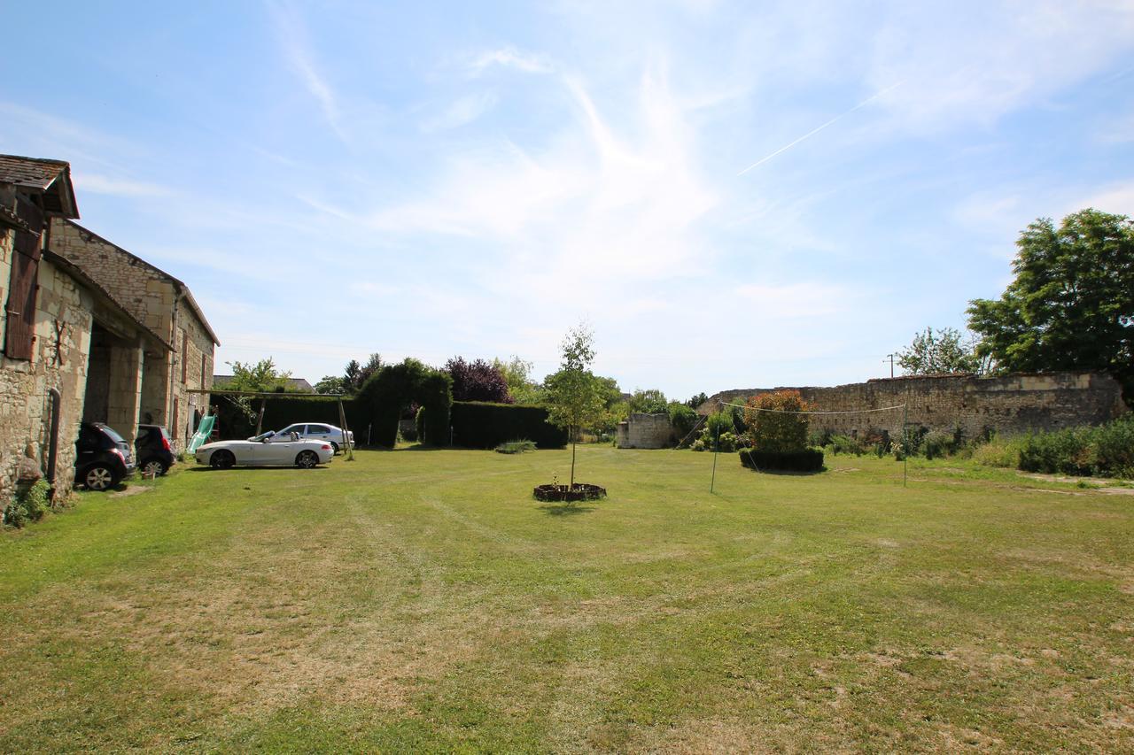 Domaine Des Roses Vaudelnay Exterior foto